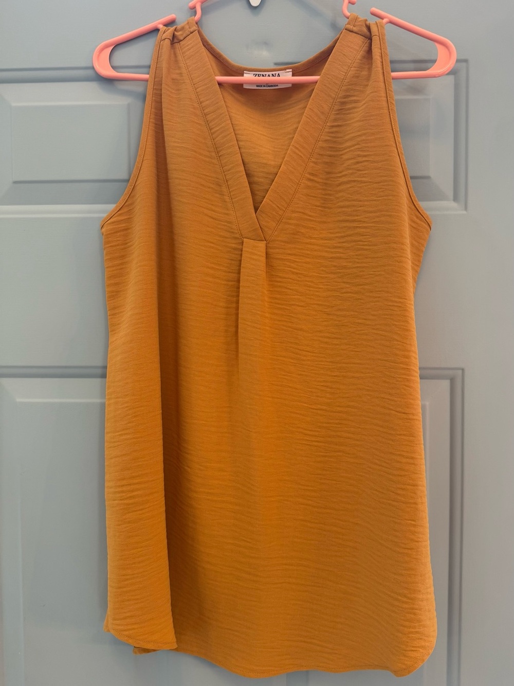 Zenana Tunic length V-Neck Sleeveless Top size large